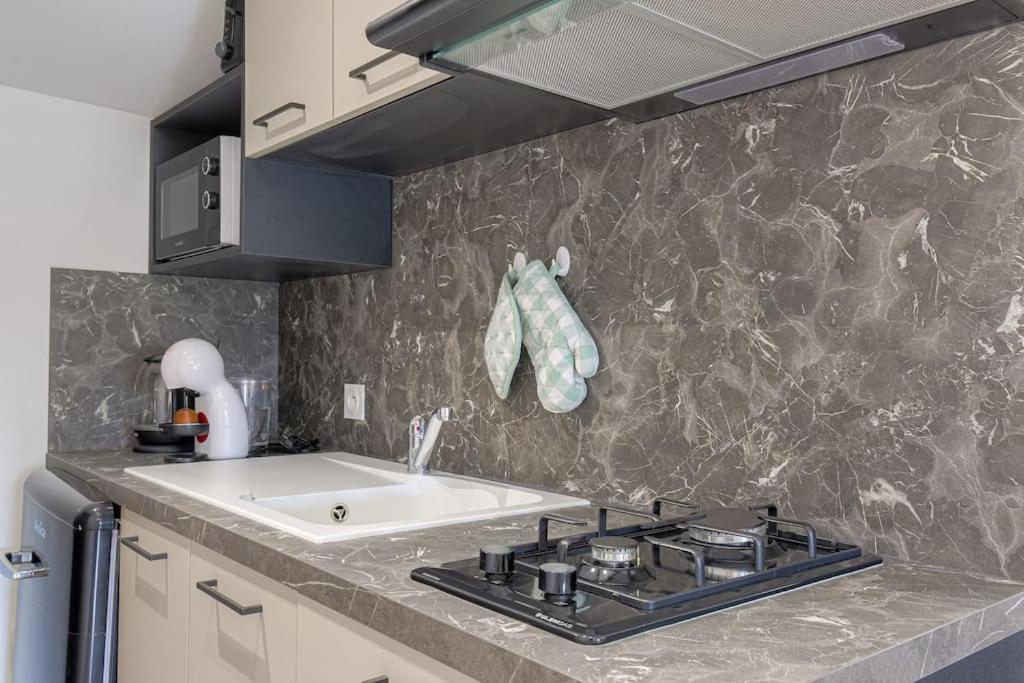 Le Francfort - Les Appartements De L'Olivier Loyettes ภายนอก รูปภาพ